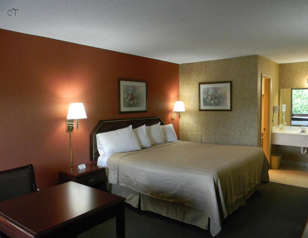 Econo Lodge Lynchburg Zewnętrze zdjęcie