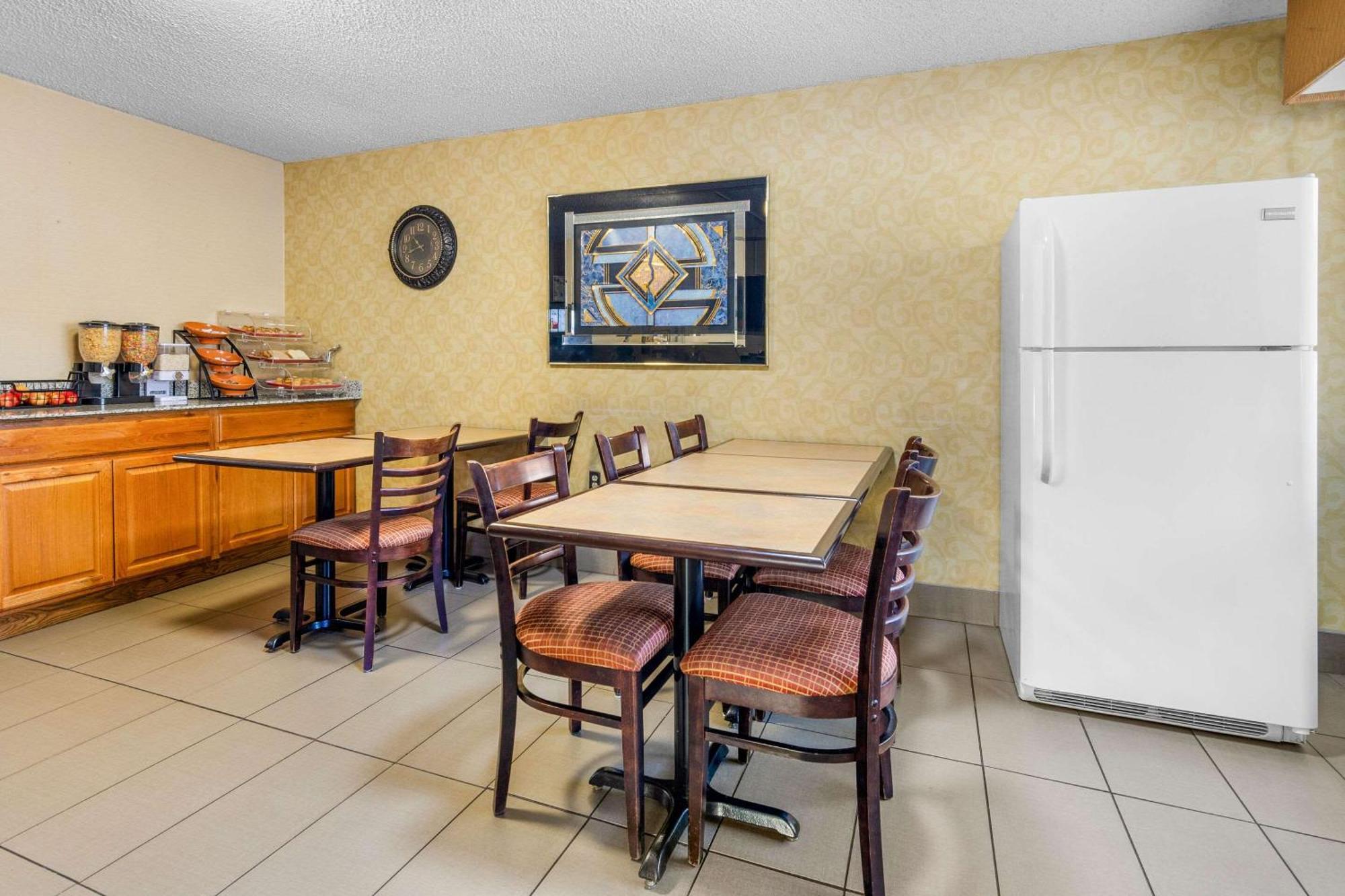Econo Lodge Lynchburg Zewnętrze zdjęcie