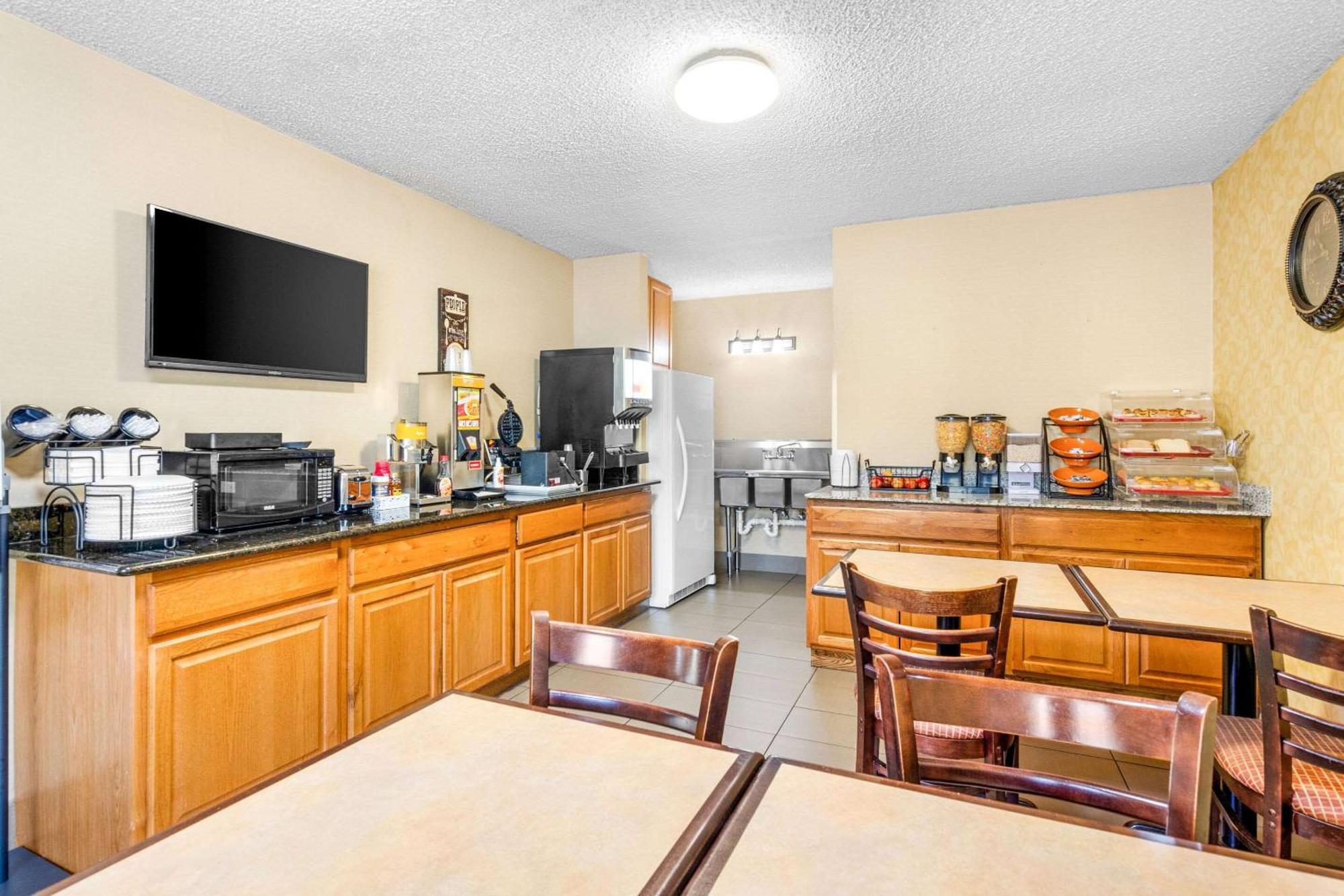 Econo Lodge Lynchburg Zewnętrze zdjęcie