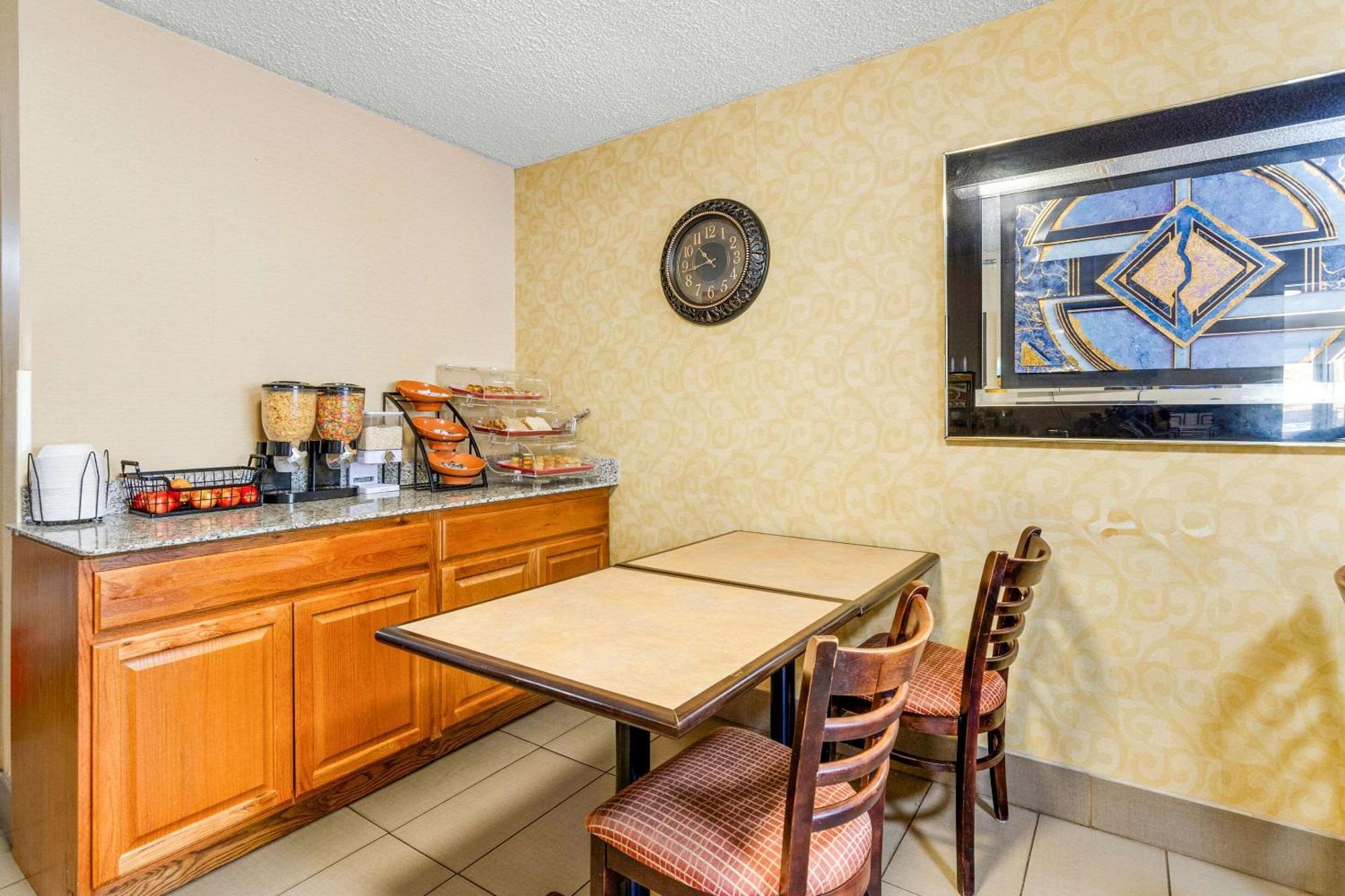 Econo Lodge Lynchburg Zewnętrze zdjęcie