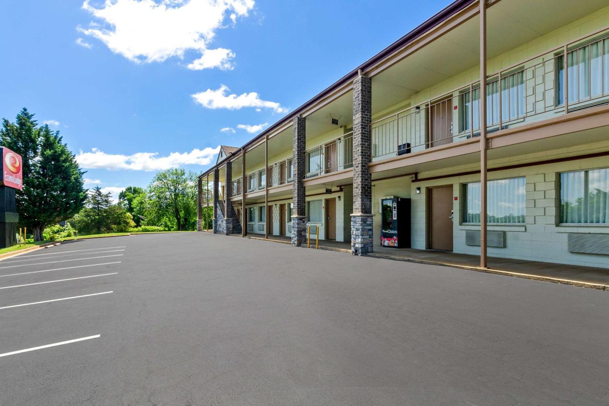 Econo Lodge Lynchburg Zewnętrze zdjęcie